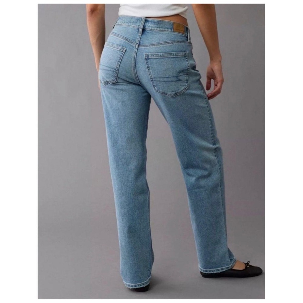 American Eagle Ex-Boyfriend Strigid Light Wash Relaxed Straight Jeans Womens 4R - Picture 2 of 16